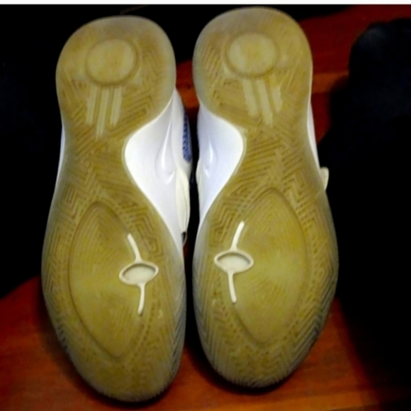 Nike Kyrie Irving Flytrap3 White Varsity Royal SZ 11 EUC - Picture 8 of 9